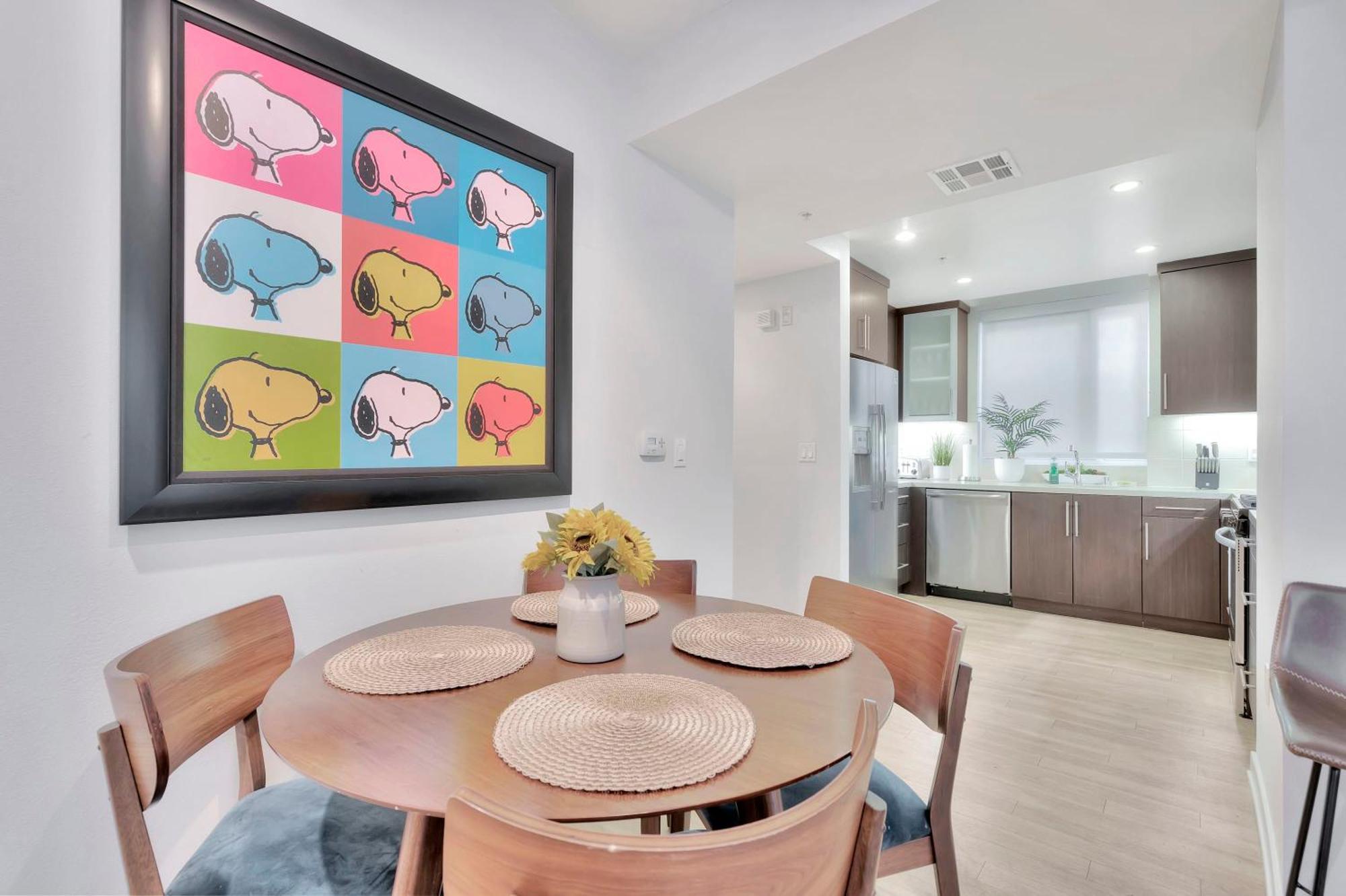 10 Cozy Heart Of Santa Monica Apartment *