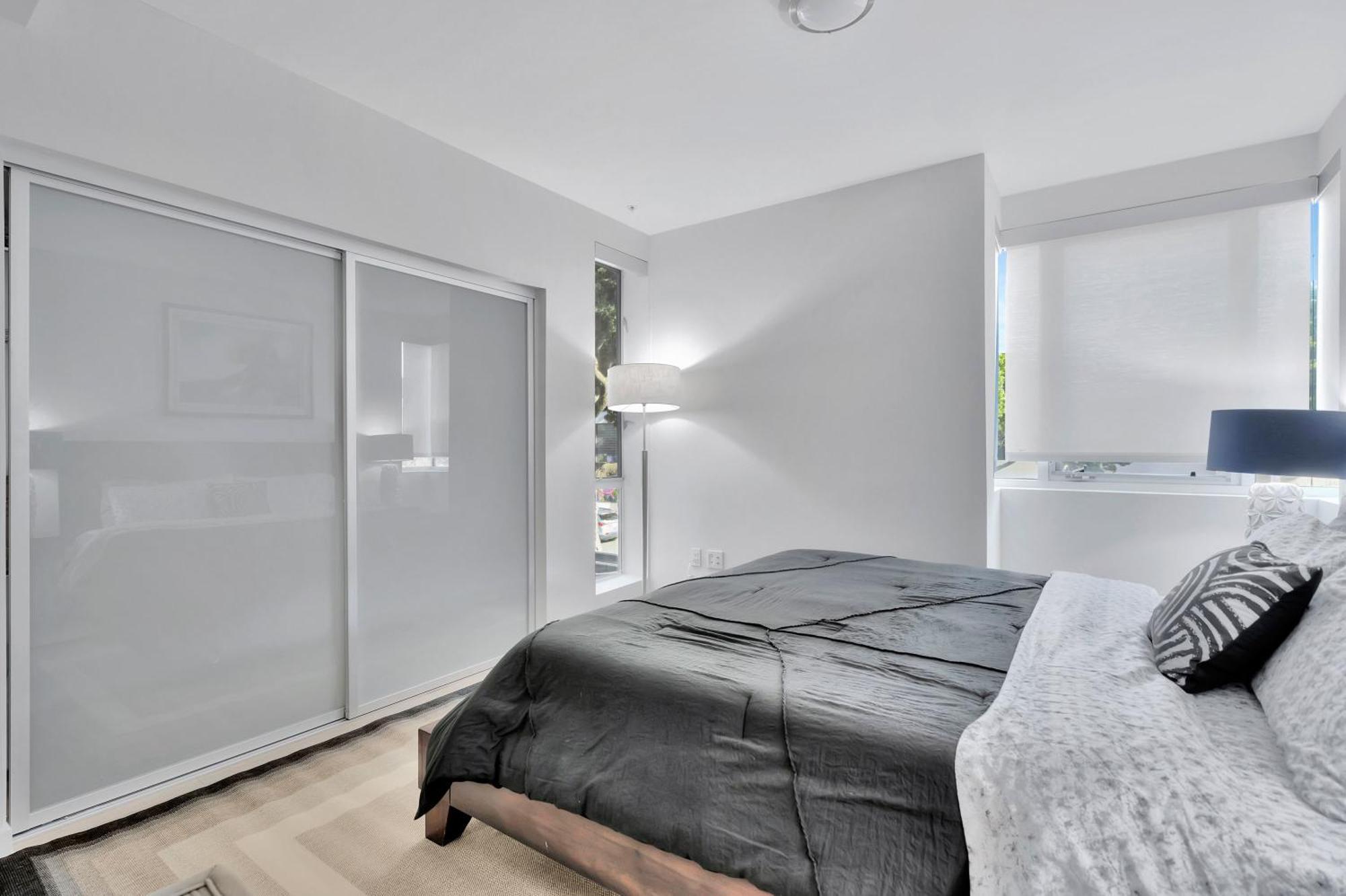 10 Cozy Heart Of Santa Monica Apartment Los Angeles