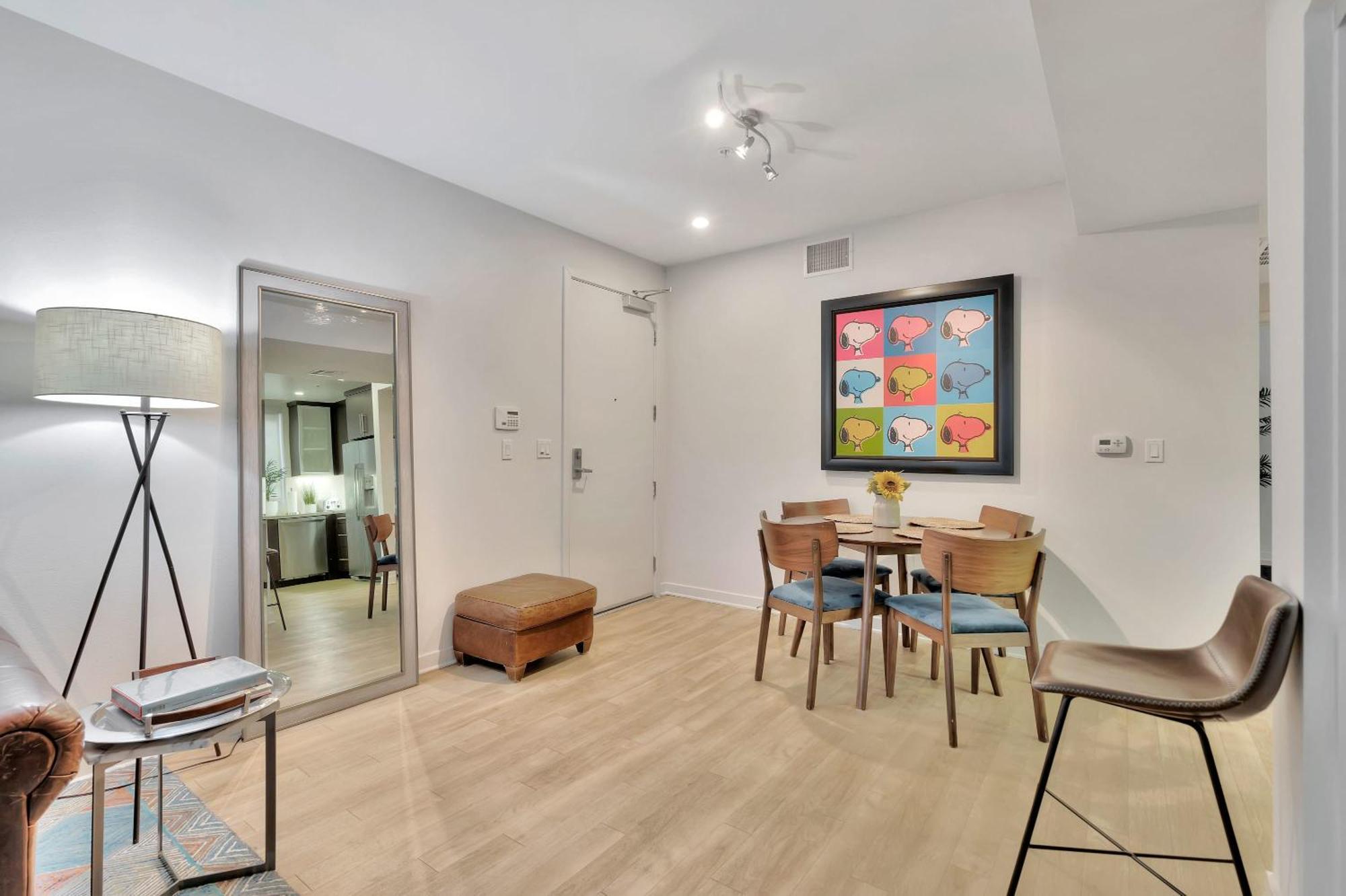 10 Cozy Heart Of Santa Monica Apartment *